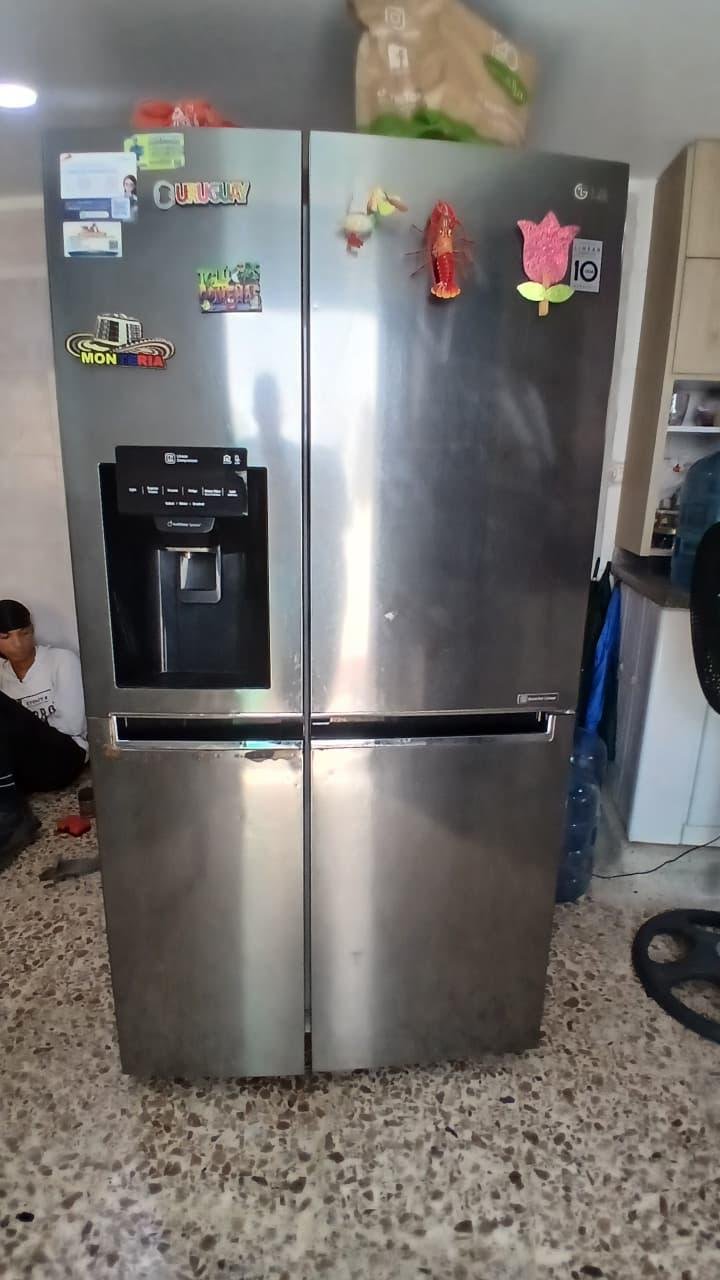Nevera antes de la reparación